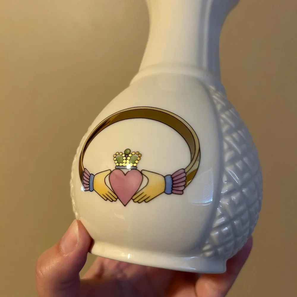 Vintage Wedding Vase Irish Claddagh Symbol Love Heart Donegal Parian China Vase
